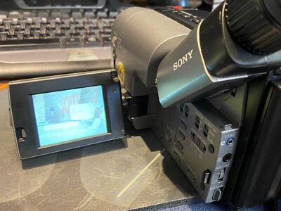 SONY Video8 Handycam CCD-TRV11 ② Sony Handycam Ccd-trv11 E Video 8 Camcorder Camera Only No
