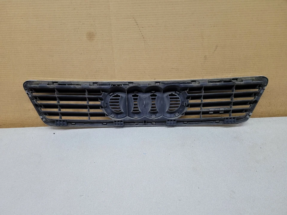 1998-2001 AUDI A6 C5 QUATTRO FRONT UPPER HOOD GRILLE W/CHROME EMBLEM 4B0853651A - Image 2 of 2