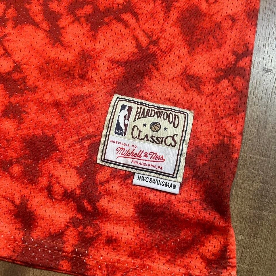 Camiseta deportiva Mitchell & Ness Galaxy Swingman Chicago Bulls Michael Jordan grande para hombre Foto 4 de 4