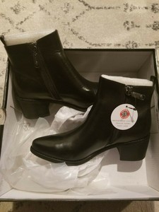 elvina waterproof black leather