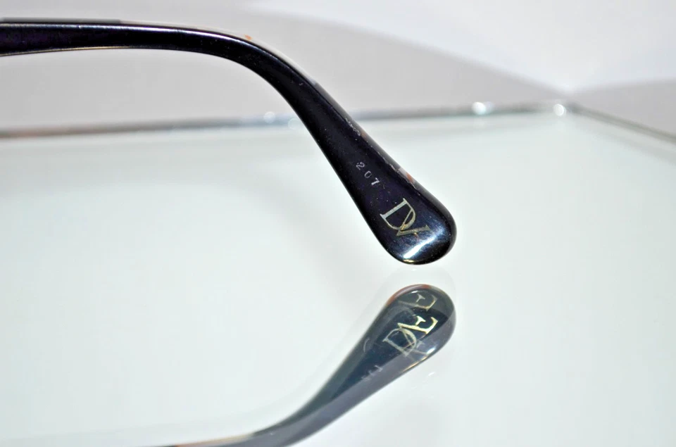 BEAUTIFUL Diane von Furstenberg "Alana" Sunglasses Cat Eye Black/ Marble DVF540S - Image 4 of 4