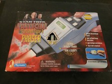 Vtg 1998 Star Trek INSURRECTION Starfleet Type II PHASER Playmates COSPLAY New