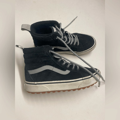 Vans SK8-HI Mte Black Suede Lace Up Sneakers winter cold weather boots Big Kid 3