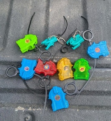 Beyblade Launcher w Ripcord Lot Spinner Toy Red Blue Green Yellow + Keychains
