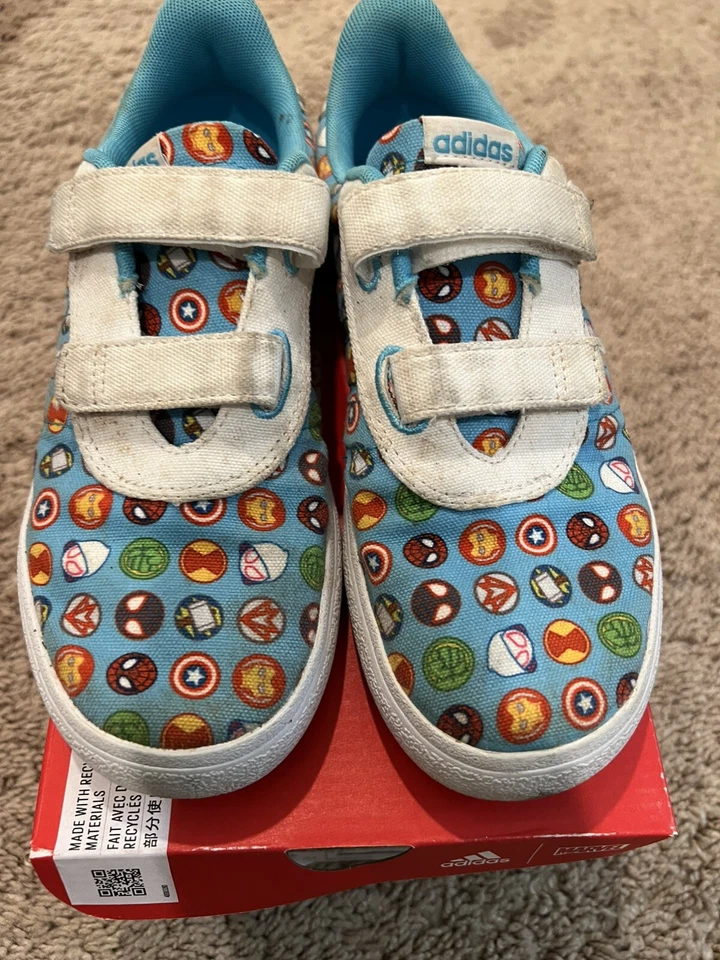 Talla 3 NIÑOS Adidas MARVEL Superhéroe Vengadores Spiderman Gwen Iron Man Hulk Zapatos Foto 2 de 4