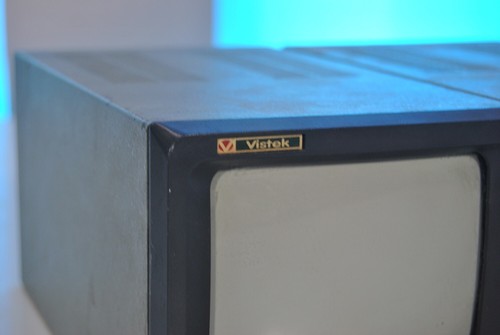 2 Vintage Mini Video Monitors CRT Vistek for Gaming - Picture 5 of 6