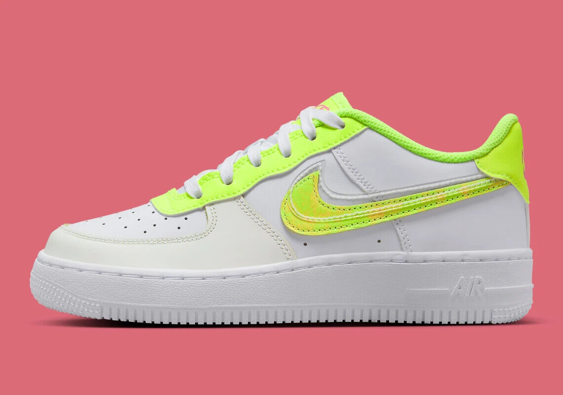 Take An On-Foot Look At The Upcoming Off-White x Nike Air Take An On-Foot Look At The Upcoming Off-White x Nike Air