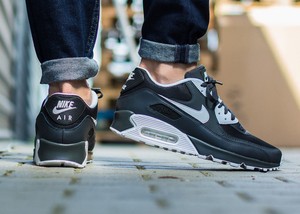 NIKE AIR MAX 90 ESSENTIAL 537384 128 WhiteAnthracite Cool Grey Bl Damen Herren NIKE AIR MAX 90 ESSENTIAL 537384 128 WhiteAnthracite Cool Grey Bl Damen Herren