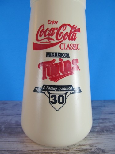 VTG MLB Minnesota Twins COCA-COLA Baseball Bat & Helmet Cap Plastic Water Bottle - Picture 5 of 12
