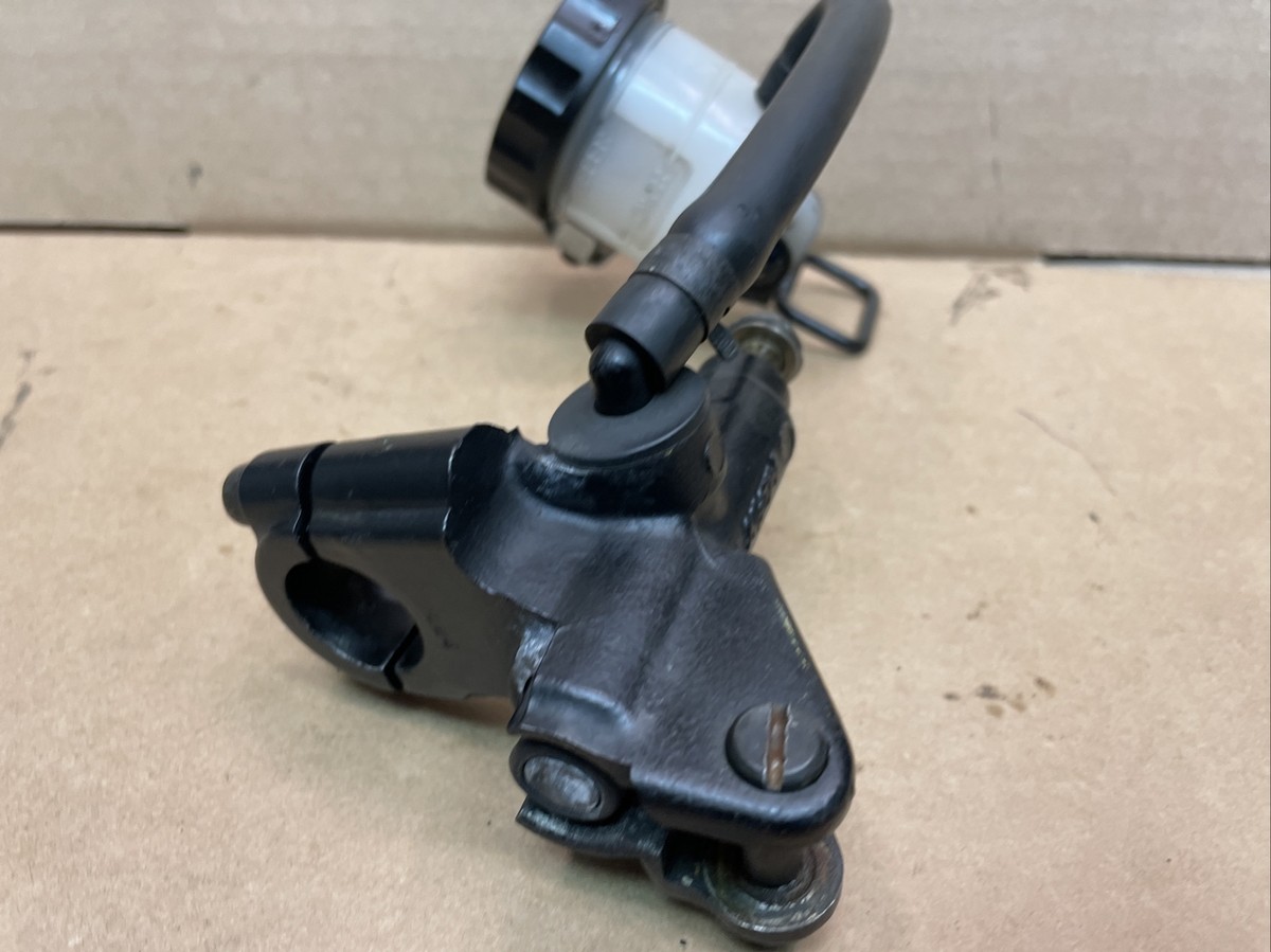 2002 Kawasaki Ninja ZX7R front brake master cylinder OEM