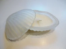 Vtg FROSTED GLASS CLAM SHELL CANDLE With Lid Seashell White 3 1/2" Trinket Box