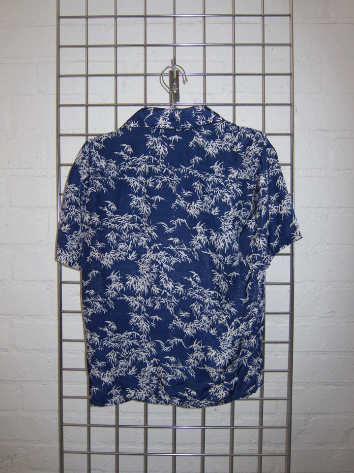 Vtg Ocean Pacific Hawaiian Button Up Shirt Medium - Image 3 of 3