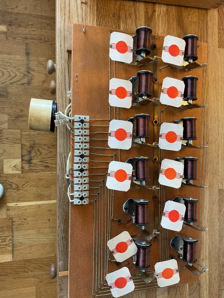 Vintage 1940/50’s Servants Bell Box Butler / Servants Room Indicator ...