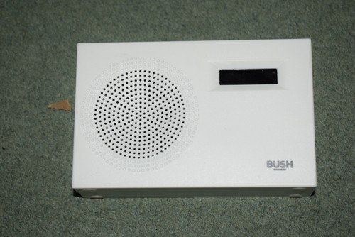 Bush BD-1709 tragbares DAB AM/FM Radio - LCD-Display - weiß