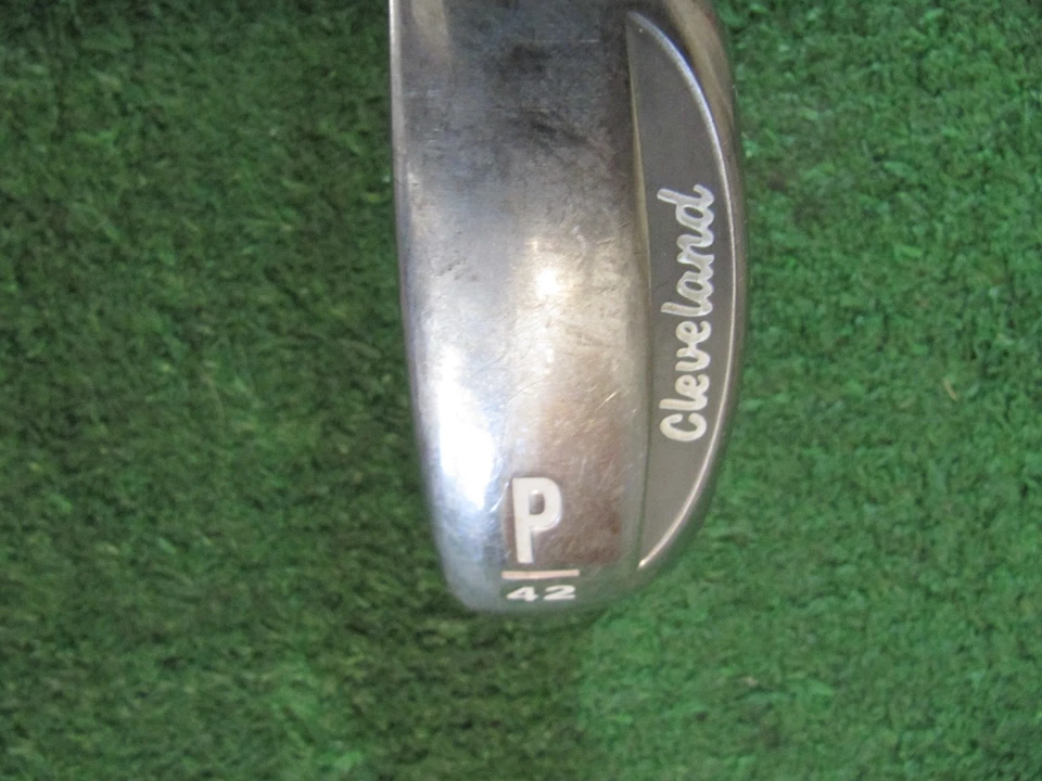 CLEVELAND 42* NIBLICK CHIPPER, CLEVELAND GRIP + 50g WOMEN'S FLEX GRAPHITE SHAFT - Image 2 of 4