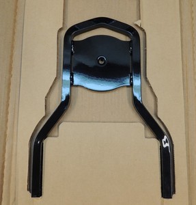 OEM HARLEY DYNA SOFTAIL SPORTSTER BLACK MEDALLION SISSY BAR BACKREST LOW UPRIGHT