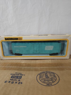 Bachmann HO Scale Penn Central PC Plug Door Box Train Car Railroad