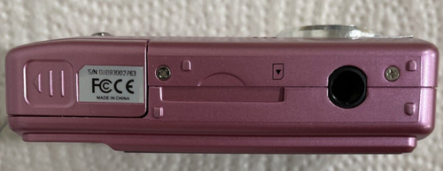 Vintage Vistaquest VQ700 7MP Digital Camera (Pink) - POWERS ON, PLEASE READ! - Picture 7 of 13