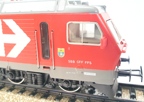 Marklin AC HO 1:87 Swiss SBB Re 4/4 #10103 "Lüina" ELECTRIC LOCOMOTIVE MIB`85! - Picture 7 of 16