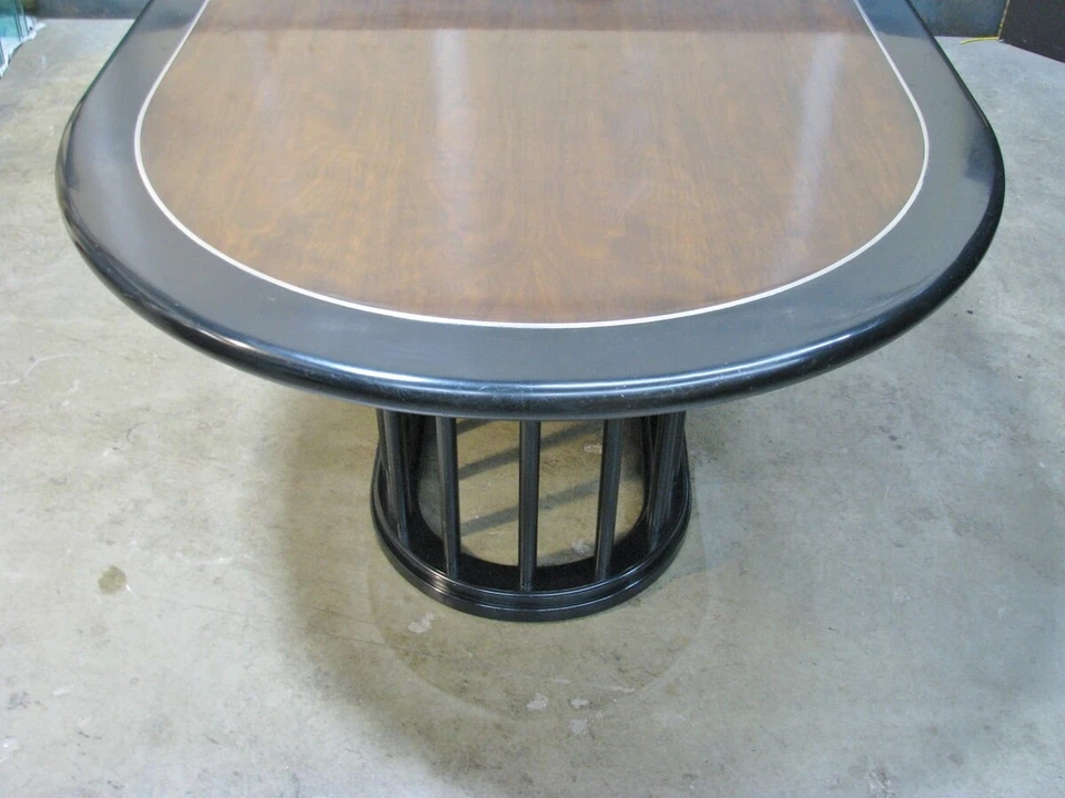 高端定制 Karl Mann 椭圆形餐桌,核桃色 132 英寸长 20K 全新 — 第 2/4 张图片