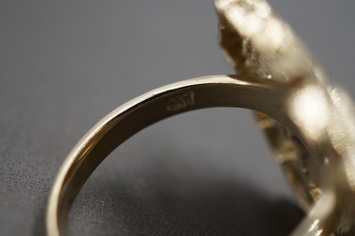 Anillo con banda para cabeza de medusa de oro amarillo liso de 0,9" corte diamante. Talla 6 - Imagen 6 de 9