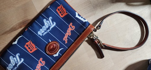 Dooney & Bourke MLB Designer Leather Crossbody Detroit Tigers Purse & Wristlet - Picture 23 of 24