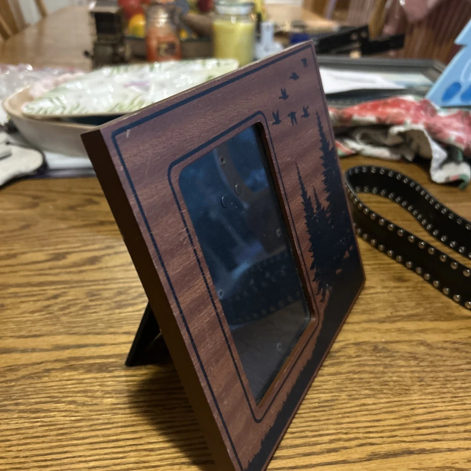 Nuevo marco de fotos exterior Bosque Woods Bear.  Tiene capacidad para foto de 4x6 Foto 3 de 4