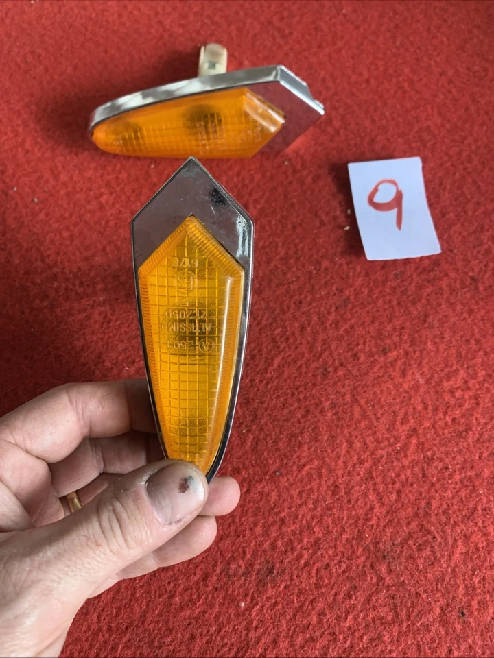 FIAT 125 SPECIAL / GOMMONE COPPIA DI FRECCE LATERALI NUOVE Altissimo - Immagine 3 di 4