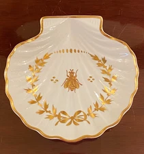 Limoges France Porcelain Hand Painted Shell Shape BEE TRINKET DISH Gold on White