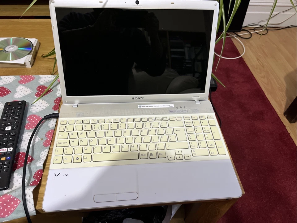 Sony Vaio VPCEB1M0E Intel Core I5 8g 256g With Ubuntu OS Used Laptop - Image 2 of 4