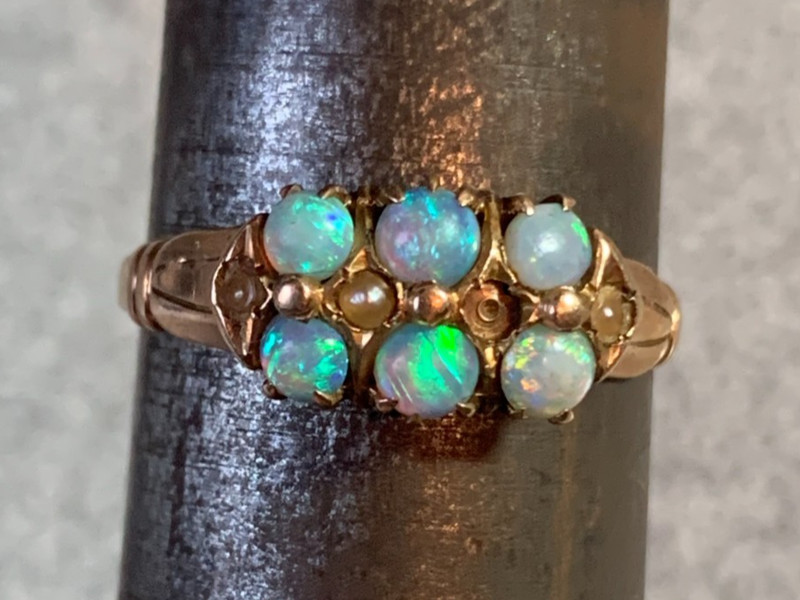Beautiful Antique 10K yellow gold and Opal ring sz7 unmarked but tested see pics