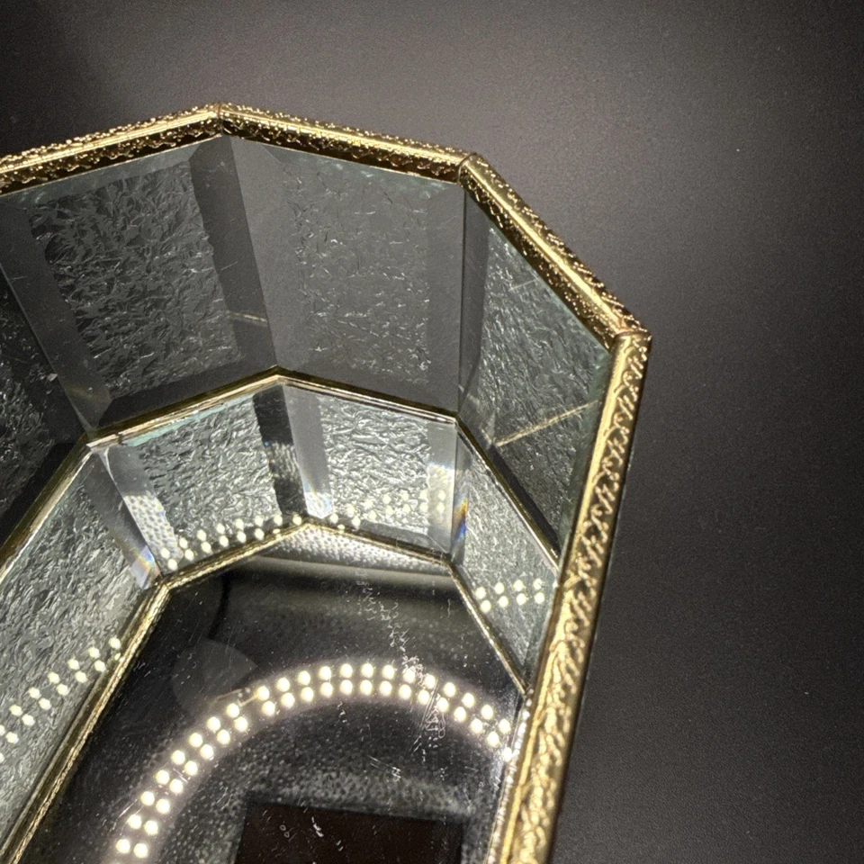 Caja de baratijas de joyería con espejo de vidrio y latón artesanal de colección biselada esmerilada Foto 4 de 4