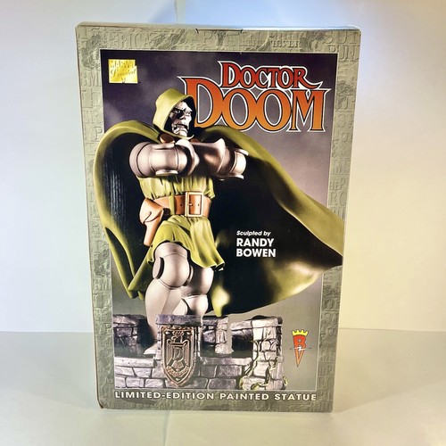 VINTAGE Doctor Doom Statue In PERFECT Condition HUGE DOCTOR DOOM Statue WITH BOX - Picture 10 of 12