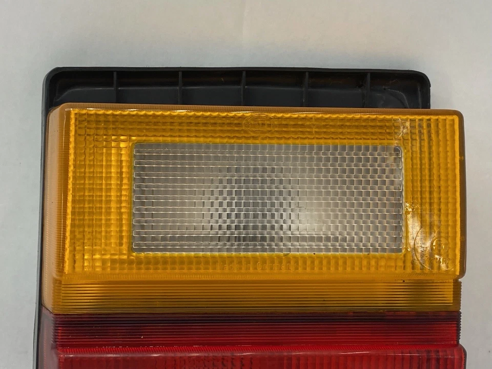 Luz trasera derecha Audi 100 1980-1992 montaje interior lámpara freno 443945226 Foto 2 de 4