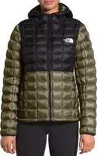 The North Face Womens Thermoball Super Hoodie Hooded Puffer Jacket -- Medium
