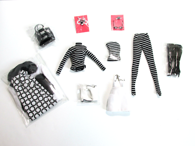 CHAIN REACTION GINGER GILROY OUTFITS & ACCESSORIES POPPY PARKER