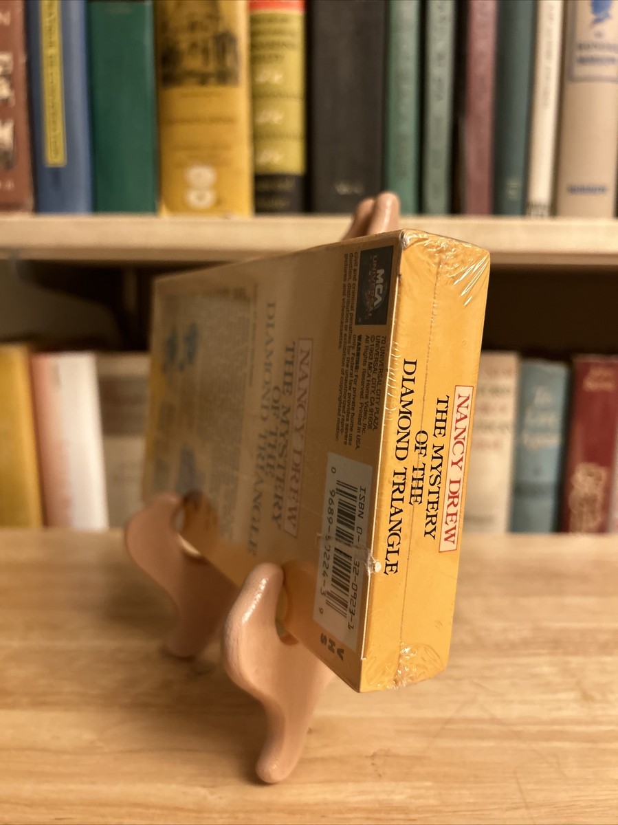 (未使用･未開封品)Nancy Drew: Diamond Triangle [VHS] 未使用・未開封品)Nancy Drew: Diamond Triangle [VHS]