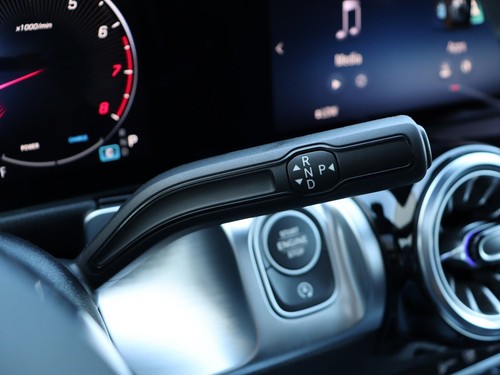 2025 Mercedes-Benz GLB GLB 250 - Picture 36 of 40