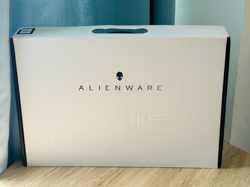 Alienware M18 R2 Game Laptop/i9 14900HX/32GB-1TB SSD/18" QHD+165hz/RTX 4080 12GB