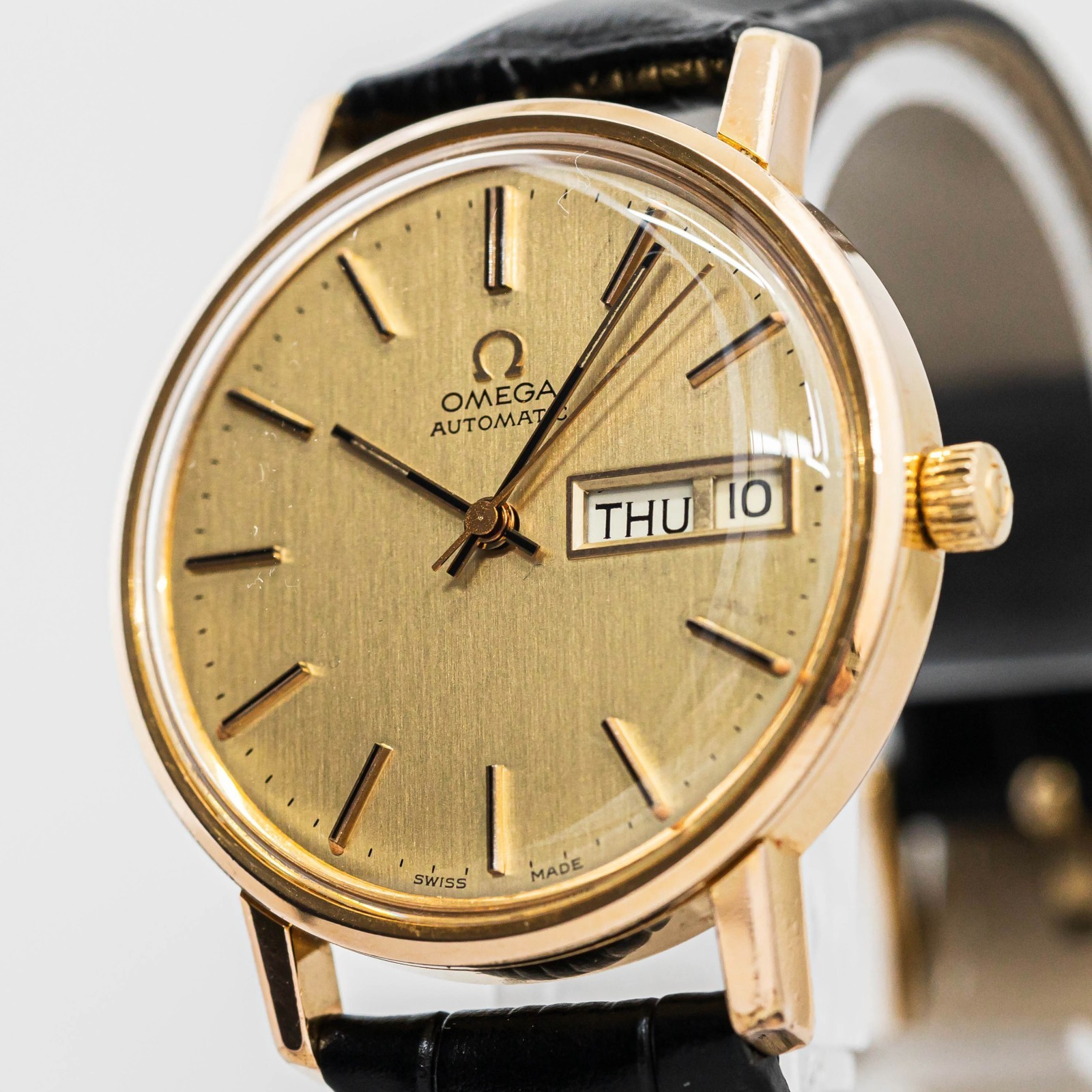 **NEAR OMEGA Seamaster Cal.1022 Day/Date Gold