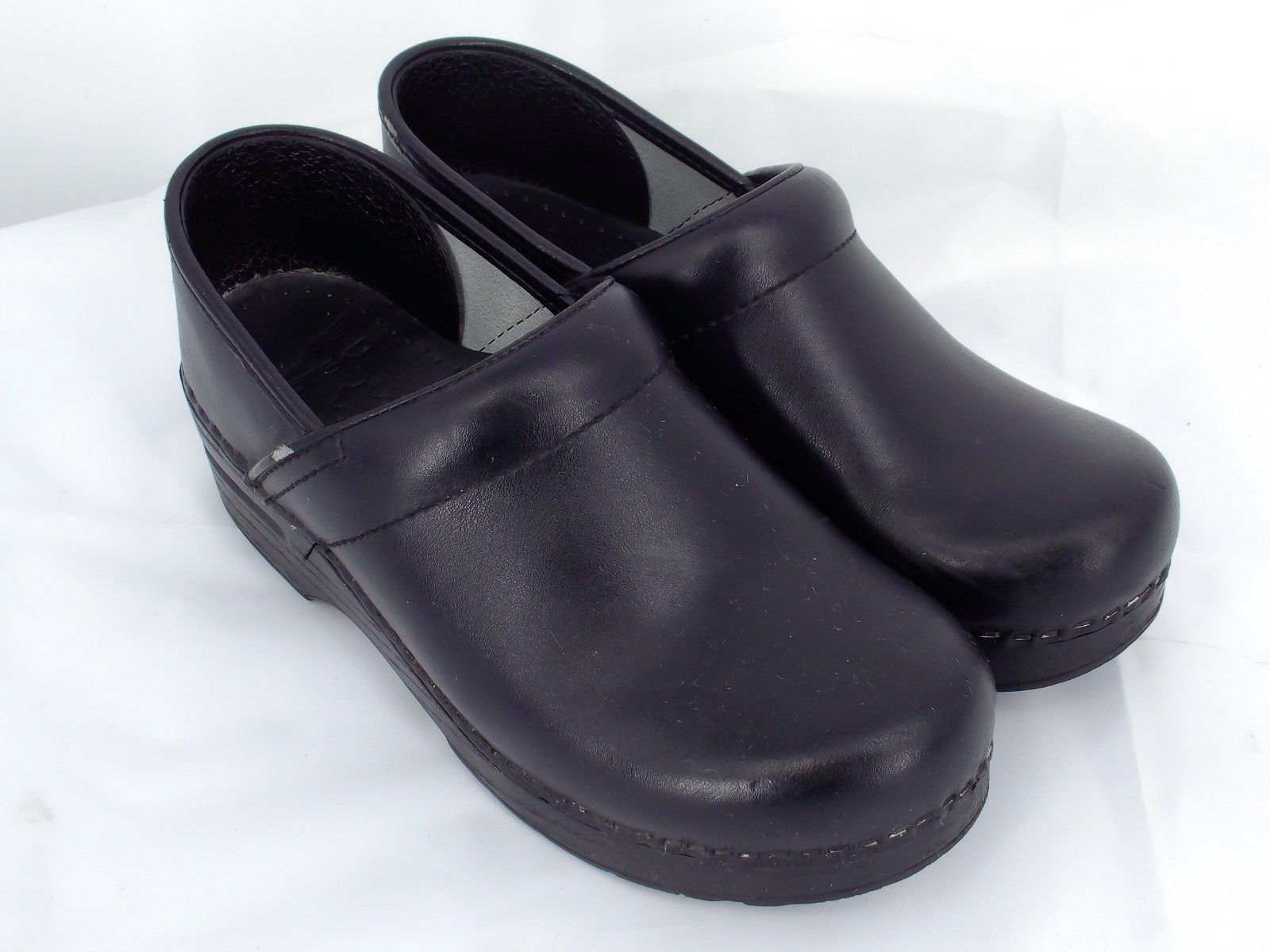 Dansko Professional Core Womens Black Wide Clogs Flats Shoes Size 7.5/38