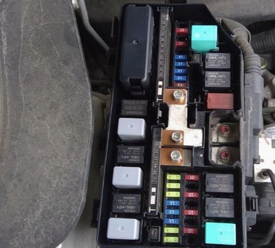 2016-2018 Honda Pilot 3.5L Engine Fuse Box Assembly Genuine OEM Tested Warranty