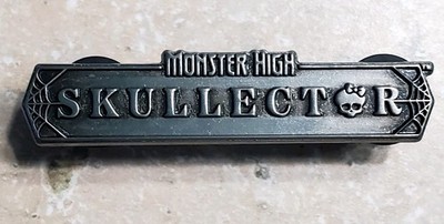 Monster High Exclusive LE RARE SDCC 2025 Monster High Skullector Logo Metal Pin 