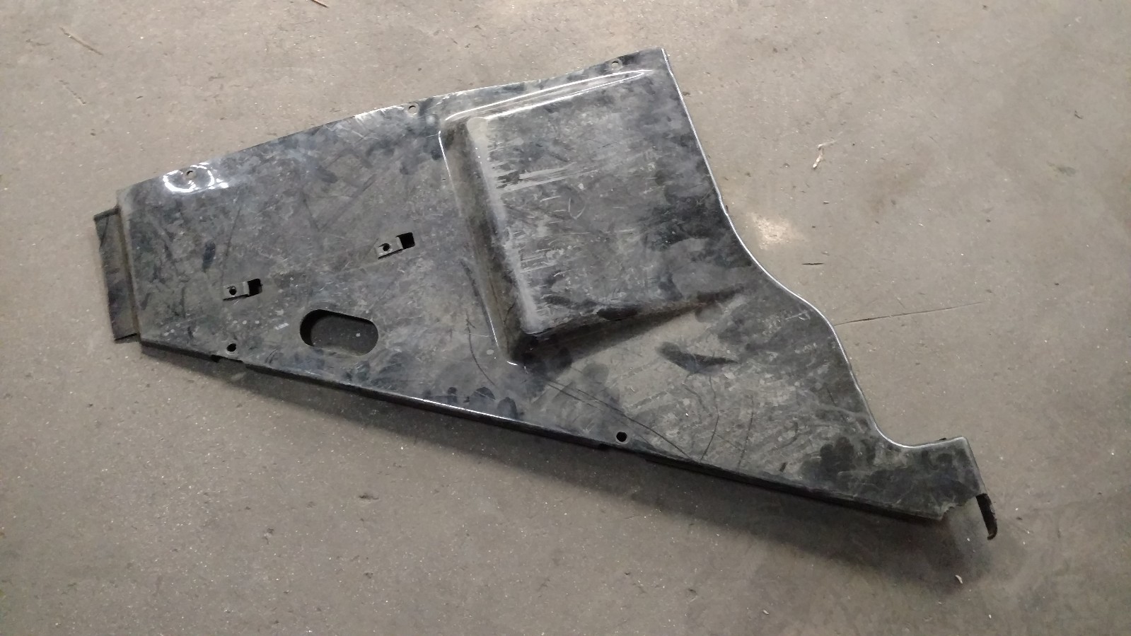 LAMBORGHINI MURCIELAGO REAR DRIVER LEFT SIDE ROCKER BOTTOM COVER OEM 410825215A