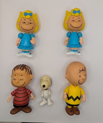 Peanuts Charlie Brown Linus Sally Snoopy Poseable Vinyl 2002 PMI Lot Of 5