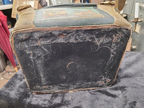 Vintage 1938 Disney Snow White Teenie Tot Leather Chair In Rough Shape Damaged - Picture 9 of 9