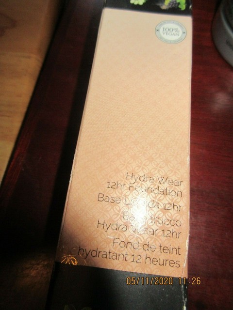 emani hydrawear 12hr liquid foundation