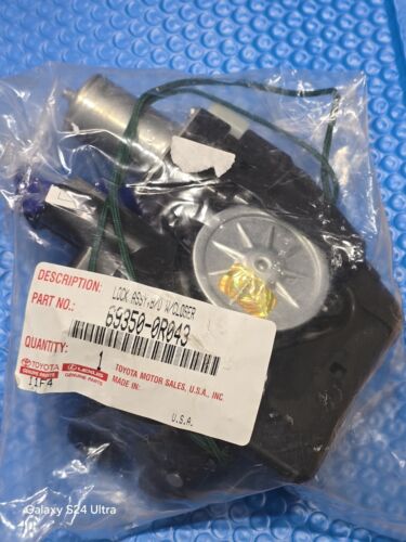 Toyota RAV 4 2019-2024 Lift Gate Latch Power Lock OEM 69350-0R043 - Picture 17 of 18