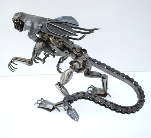 One Of A Kind Gift, Queen Alien Scrap Metal model, Cool gift for Father day gift - Picture 9 of 12