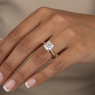 Solitaire Engagement Ring 18K Gold 2.78 Carat Princess Lab-Grown Diamond G SI1